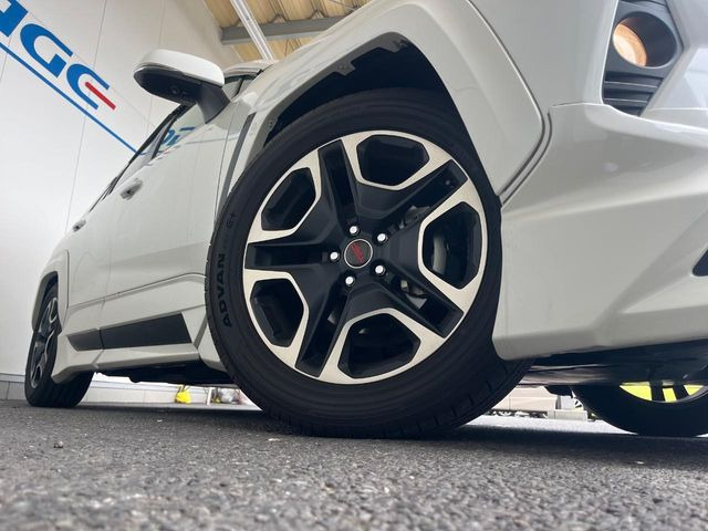 �y19�C���`�A���~�z�C�[���z�O�ςɃ}�b�`�����A���~�z�C�[���𑕒����Ă���܂��B�e��A���~�z�C�[����A�X�^�b�h���X�^�C�����戵�����Ă���܂��B���񂲑��k����������