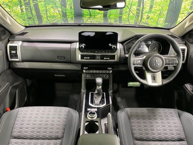 トライトン2.4 GLS ディーゼル 4WD