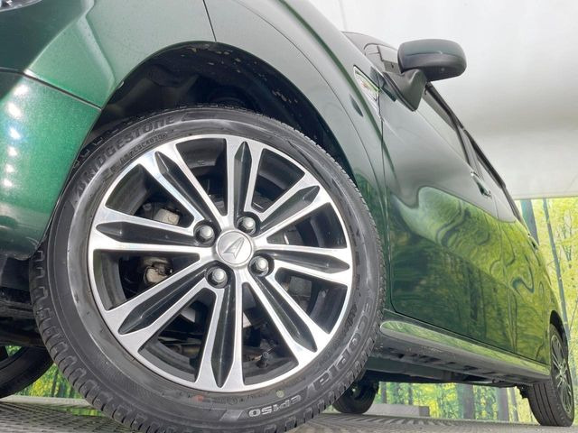 �y�����A���~�z�C�[���z�O�ςɃ}�b�`���������A���~�z�C�[���𑕒����Ă���܂��B�e��ЊO�A���~�z�C�[����A�X�^�b�h���X�^�C�����戵�����Ă���܂��B���񂲑��k����������