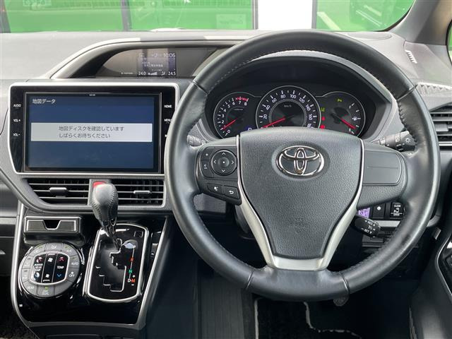 ヴォクシー2.0 ZS 煌III