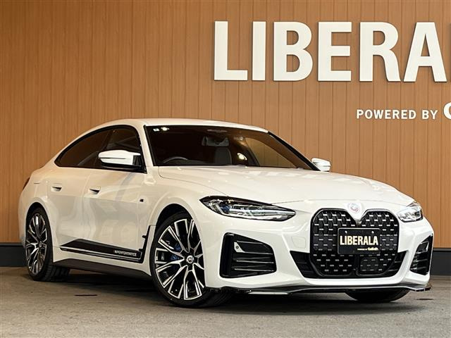 4シリーズグランクーペM440i xドライブ 4WD