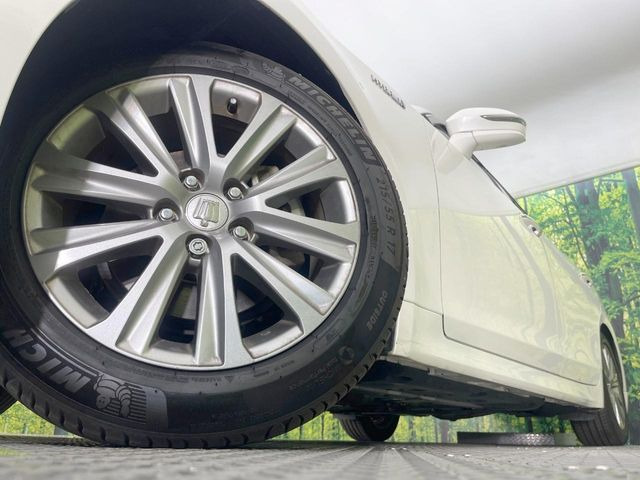 �y�����A���~�z�C�[���z�O�ςɃ}�b�`���������A���~�z�C�[���𑕒����Ă���܂��B�e��ЊO�A���~�z�C�[����A�X�^�b�h���X�^�C�����戵�����Ă���܂��B���񂲑��k����������
