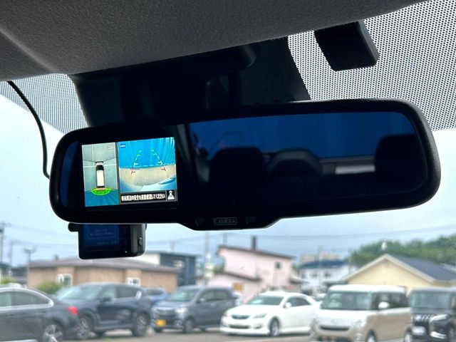 �y�A���E���h�r���[���j�^�[�z��p�̃J�����ɂ��A�ォ�猩���낵���悤�Ȏ��_��360�x�N���}�̎��͂��m�F���邱�Ƃ��ł��܂������p�������m�F���₷���A�����ꏊ�ł̐؂�Ԃ��⒓�Ԃ��X���[�Y�ɍs���܂��B