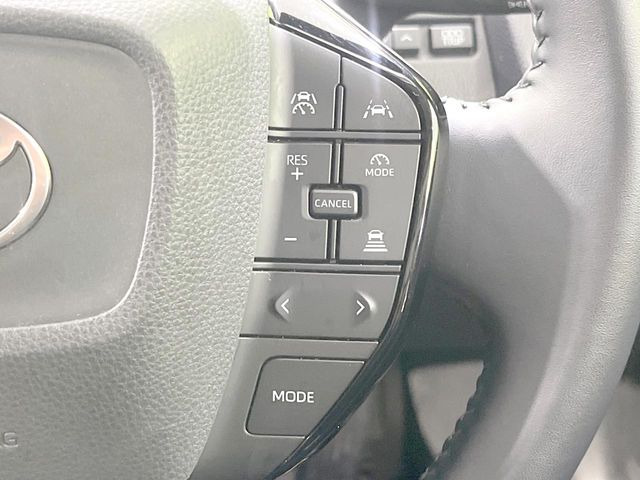 【レーダークルーズコントロール】高速道路での長距離走行が楽に!!自動で速度を保つクルーズコントロールが、衝突軽減システムと連携し、前方の車両を感知して車間を保つように速度調節してくれます!!