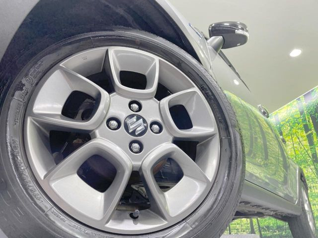 �y����16�C���`�A���~�z�C�[���z�O�ςɃ}�b�`���������A���~�z�C�[���𑕒����Ă���܂��B�e��ЊO�A���~�z�C�[����A�X�^�b�h���X�^�C�����戵�����Ă���܂��B���񂲑��k����������