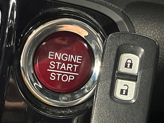 �yHonda�X�}�[�g�L�[�z�J�o����|�P�b�g�ɓ��ꂽ�܂܂ł��h�A�̎{���E�������\�ȃX�}�[�g�L�[�𑕔��B�G���W���̃I���E�I�t�����J�M�����o���K�v����������Ƃ��Ă��֗��ł���