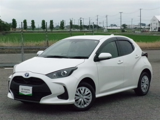 ヤリス1.5 ハイブリッド G E-Four 4WD