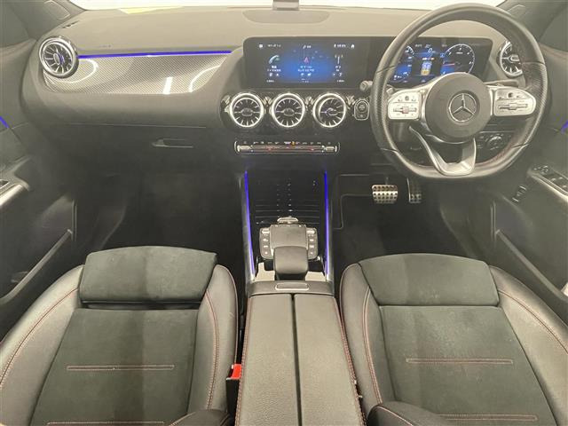 GLAクラスGLA200d 4マチック AMGライン 4WD