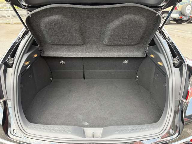 �N���J��SUV�̂ق��ɂ��A���t�@�[�h�E�G���O�����h�E�Z���i�E�X�e�b�v���S���E���H�N�V�[�E���F���t�@�C�A�E�I�f�b�Z�C�E�A���Ԃ��|���V�F�J�C�G�� �~�j�N���X�I�[�o�[�I�[��4 �L���v�e�B�o���݌ɂ��Ă���܂�