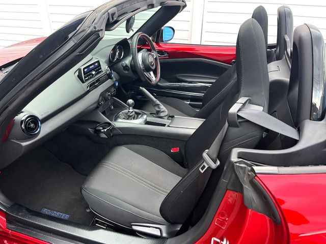 �z�[���h���ɗD��A�J�[�u���̑̂������}�����Ă���܂��B�܂��A�̂Ƀt�B�b�g���邩�獘��w�������ɂ����A�����O�h���C�u�⍂�����s�ł����K�ɂ��߂������������܂���