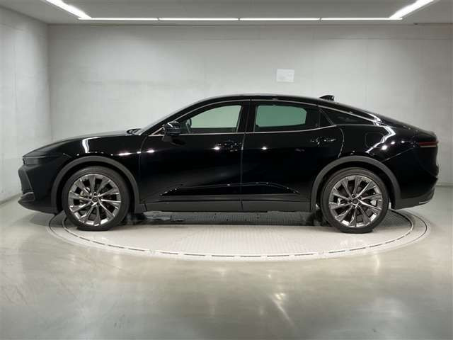クラウンクロスオーバー2.5 G アドバンスト レザー パッケージ E-Four 4WD