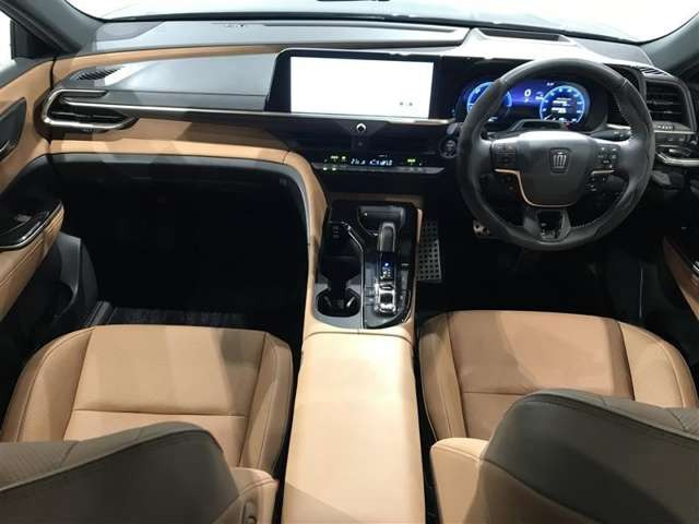 クラウンスポーツ2.5 Z E-Four 4WD