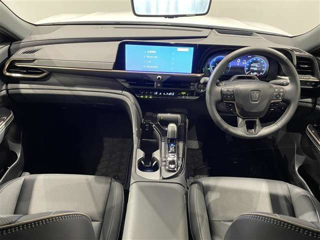 クラウンスポーツ2.5 Z E-Four 4WD