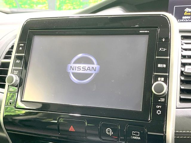 【純正ナビ】人気の純正ナビを装備。オーディオ機能も充実しており、Bluetooth接続すればお持ちのスマホやMP3プレイヤーの音楽を再生可能!毎日の運転がさらに楽しくなります!!