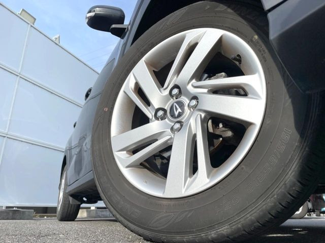 �y����16�C���`�A���~�z�C�[���z�O�ςɃ}�b�`���������A���~�z�C�[���𑕒����Ă���܂��B�e��ЊO�A���~�z�C�[����A�X�^�b�h���X�^�C�����戵�����Ă���܂��B���񂲑��k����������