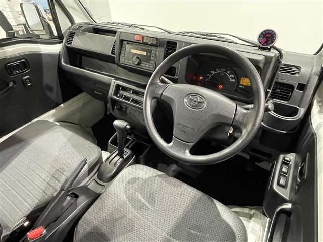 ピクシストラックスタンダード 4WD