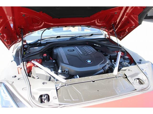 Z4M40i