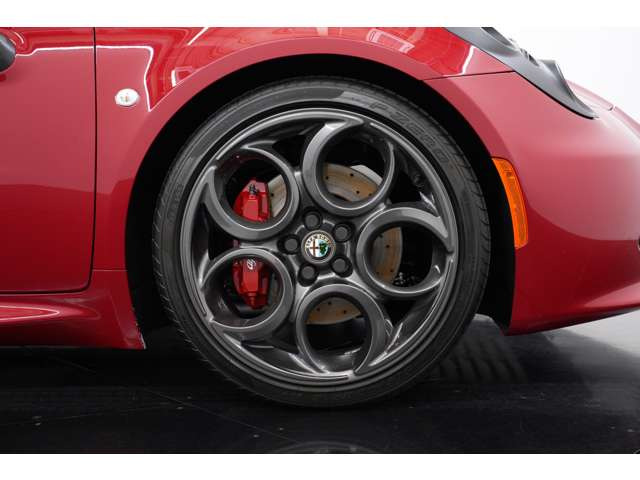 ������18/19�C���`�A���~�z�C�[����O��كT�C�Y�ő����B�t�����g18�E���A19�C���`�̑g�ݍ��킹�����񒣂芴�̂���X�^���X�𐶂݁A4C�̖����I�ȃt�H�����𑫌�����������ĂĂ��܂��B