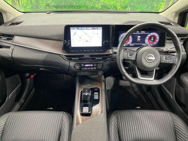 ノートオーラ1.2 G FOUR レザーエディション 4WD