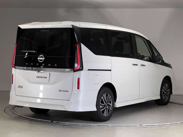 セレナ1.4 e-POWER ハイウェイスターV