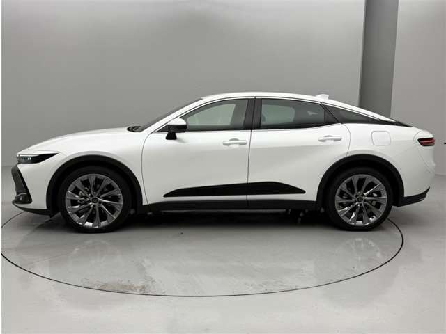 クラウンクロスオーバー2.5 G アドバンスト レザー パッケージ E-Four 4WD