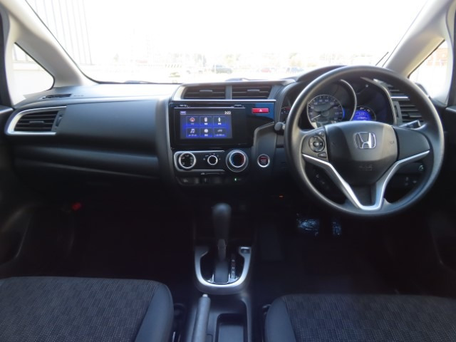 フィット1.3 13G Fパッケージ 4WD