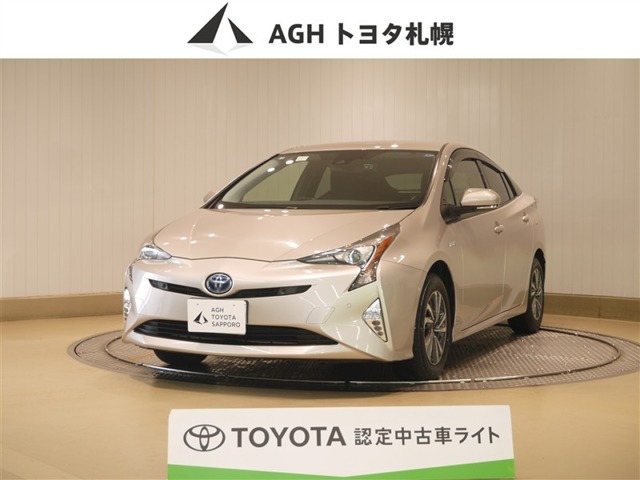 プリウス1.8 S セーフティ プラス E-Four 4WD