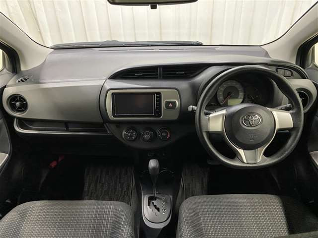 ヴィッツ1.3 F 4WD