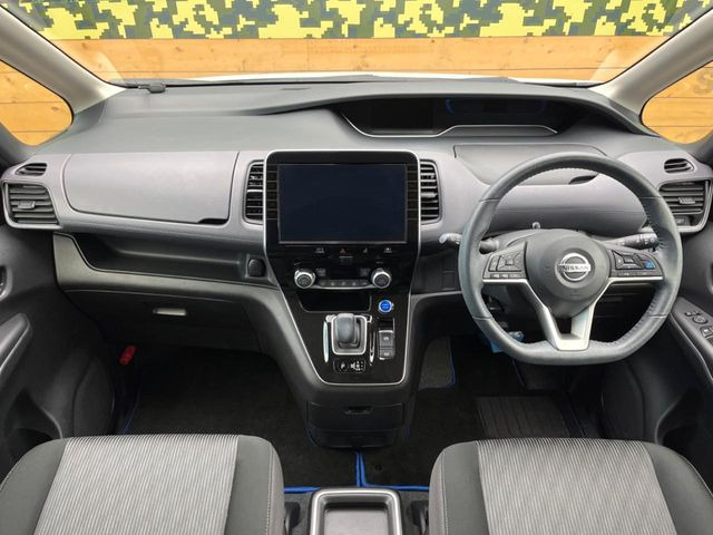 セレナ1.2 e-POWER ハイウェイスターV