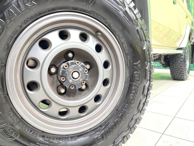 �y�A���~�z�C�[���z�O�ςɃ}�b�`�����A���~�z�C�[���𑕒����Ă���܂��B�e��A���~�z�C�[����A�X�^�b�h���X�^�C�����戵�����Ă���܂��B���񂲑��k����������