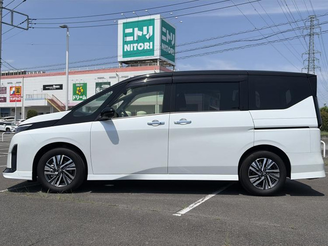 セレナ1.4 e-POWER ハイウェイスターV