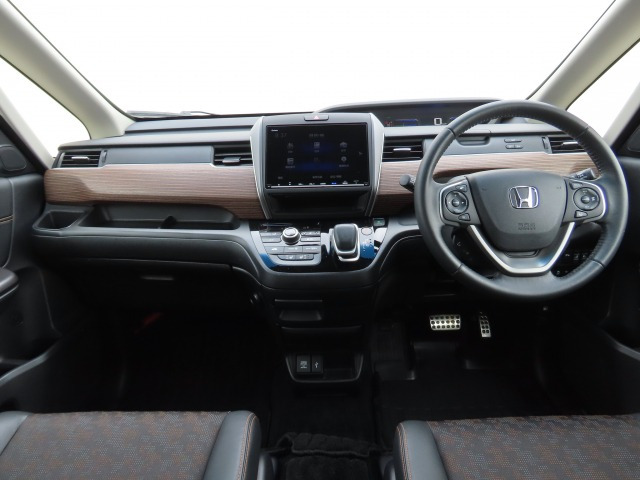 フリード1.5 ハイブリッド クロスター ホンダセンシング 4WD