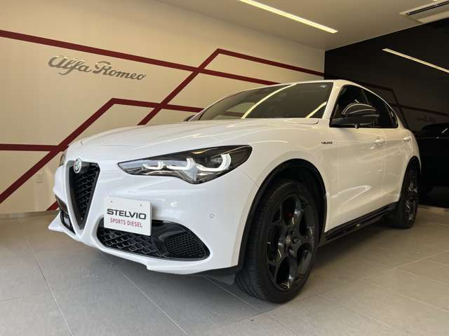ステルヴィオ2.2 ターボ ディーゼル Q4 ヴェローチェ 4WD