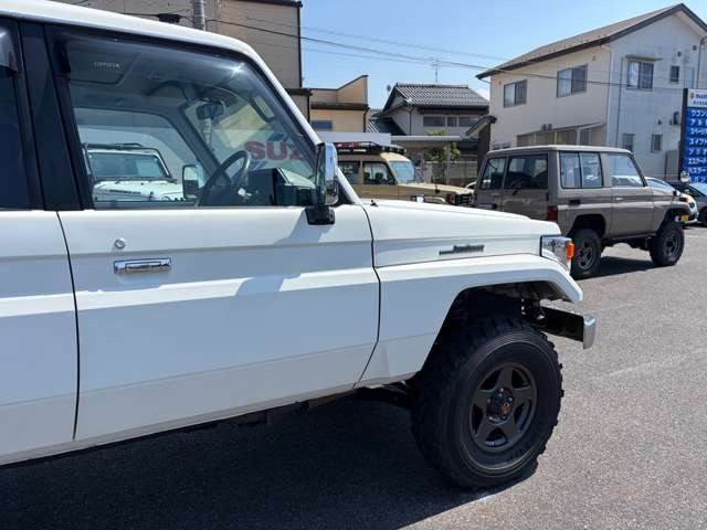 ランドクルーザー704.2 LX ディーゼル 4WD