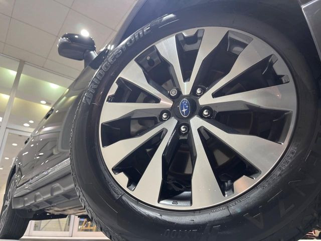 �y����18�C���`�A���~�z�C�[���z�O�ςɃ}�b�`���������A���~�z�C�[���𑕒����Ă���܂��B�e��ЊO�A���~�z�C�[����A�X�^�b�h���X�^�C�����戵�����Ă���܂��B���񂲑��k����������