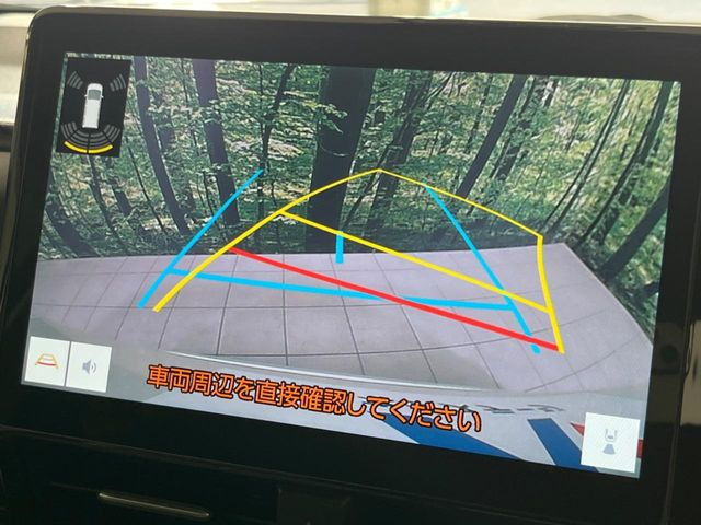 【バックカメラ】駐車時に後方がリアルタイム映像で確認できます。大型商業施設や立体駐車場での駐車時や、夜間のバック時に大活躍!運転スキルに関わらず、今や必須となった装備のひとつです!