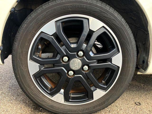 �������A���~!�������������ă��f���ʂɃf�U�C������Ă��܂��B�������S����K�ɍ������ʂ𔭊�����u�z�C�[���R�[�e�B���O�v�̎{�H����t��!���C�y�ɒS���c�Ƃ܂ł����k���������B