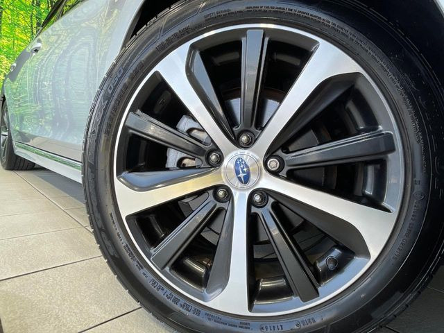 �y����18�C���`�A���~�z�C�[���z�O�ςɃ}�b�`���������A���~�z�C�[���𑕒����Ă���܂��B�e��ЊO�A���~�z�C�[����A�X�^�b�h���X�^�C�����戵�����Ă���܂��B���񂲑��k����������