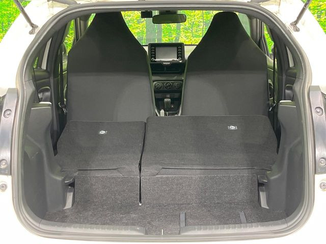 普段のお買い物や通勤、送迎等に十分な荷室スペースを確保しております。セカンドシートを倒すと、大きな荷物の積載も可能です♪