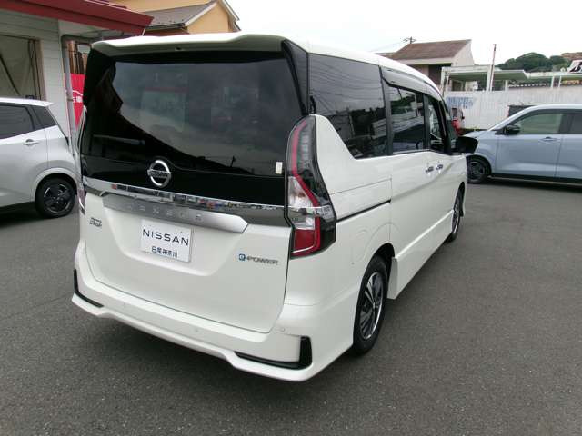 セレナ1.2 e-POWER ハイウェイスターV