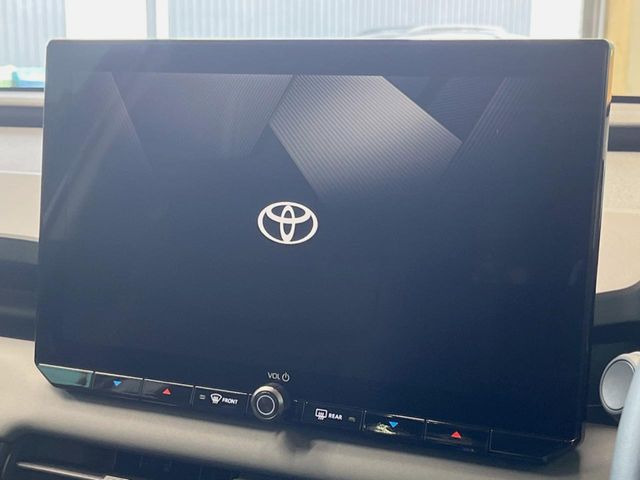 �y12.9�C���` �f�B�X�v���C�I�[�f�B�I�z���ʂ̃f�B�X�v���C��AppleCarPlay��AndroidAuto�����p�\�B�傫�ȉ�ʂŃX�}�z�i�r�A�v���������p���������܂���