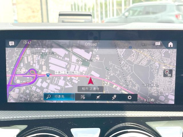 ●ベンツ純正ナビ:一体感のあるナビは、高級感ある車内を演出してくれます。Bluetooth再生などオーディオ機能も充実しておりますので、運転もより楽しめます♪