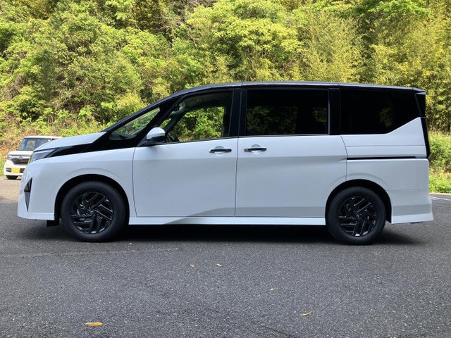 セレナ1.4 e-POWER ハイウェイスターV