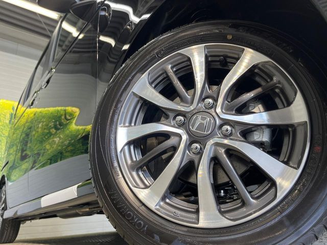 �y����14�C���`�A���~�z�C�[���z�O�ςɃ}�b�`���������A���~�z�C�[���𑕒����Ă���܂��B�e��ЊO�A���~�z�C�[����A�X�^�b�h���X�^�C�����戵�����Ă���܂��B���񂲑��k����������