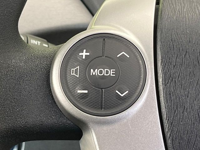 【ステアリングスイッチ】運転中、前方から目線をそらすことなく、オーディオ等の操作が可能な便利機能!安心&快適なドライブを演出してくれます♪
