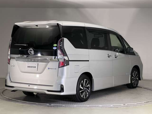 セレナ1.2 e-POWER ハイウェイスターV