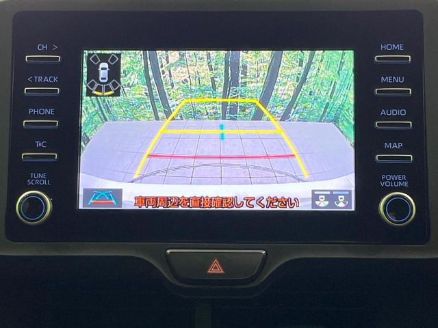 【バックカメラ】駐車時に後方がリアルタイム映像で確認できます。大型商業施設や立体駐車場での駐車時や、夜間のバック時に大活躍!運転スキルに関わらず、今や必須となった装備のひとつです!
