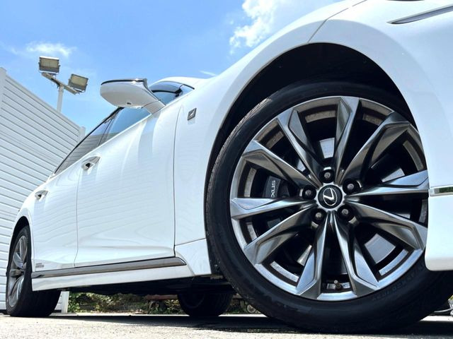 �y����20�C���`�A���~�z�C�[���z�O�ςɃ}�b�`���������A���~�z�C�[���𑕒����Ă���܂��B�e��ЊO�A���~�z�C�[����A�X�^�b�h���X�^�C�����戵�����Ă���܂��B���񂲑��k����������