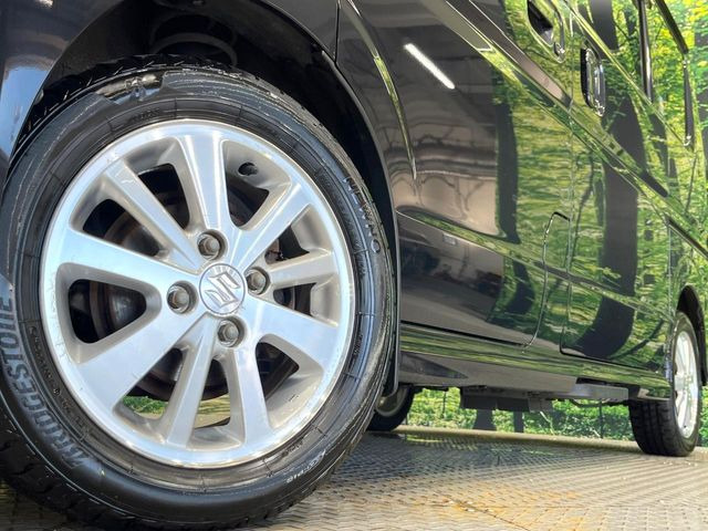 �y����14�C���`�A���~�z�C�[���z�O�ςɃ}�b�`���������A���~�z�C�[���𑕒����Ă���܂��B�e��ЊO�A���~�z�C�[����A�X�^�b�h���X�^�C�����戵�����Ă���܂��B���񂲑��k����������