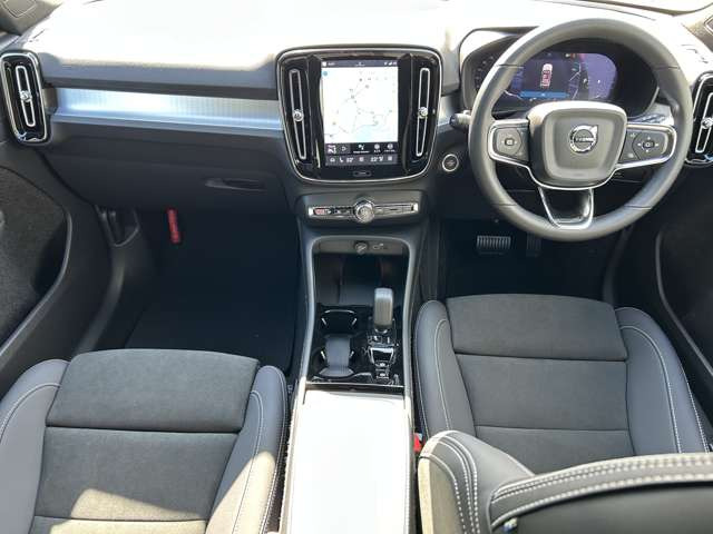 XC40ウルトラ B4 AWD 4WD